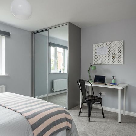 Coventry Jlr Guest House エクステリア 写真