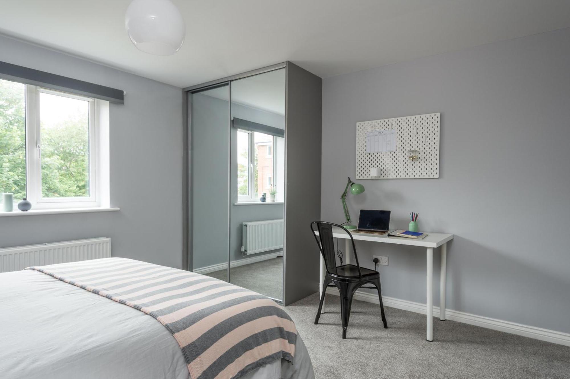 Coventry Jlr Guest House エクステリア 写真