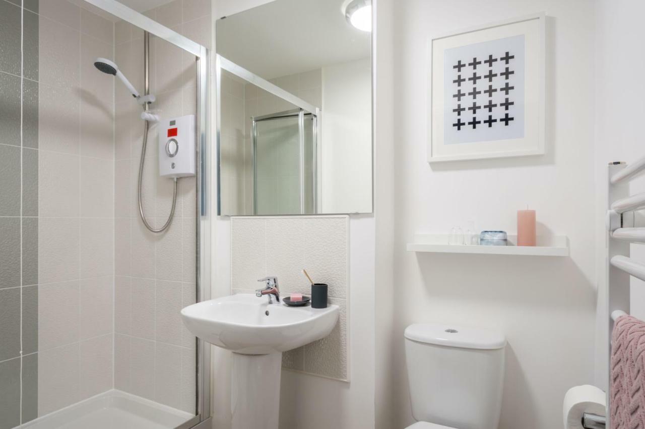 Coventry Jlr Guest House エクステリア 写真